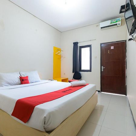 Reddoorz At Osuko Residence Sukomanunggal Jaya Surabaya Luaran gambar