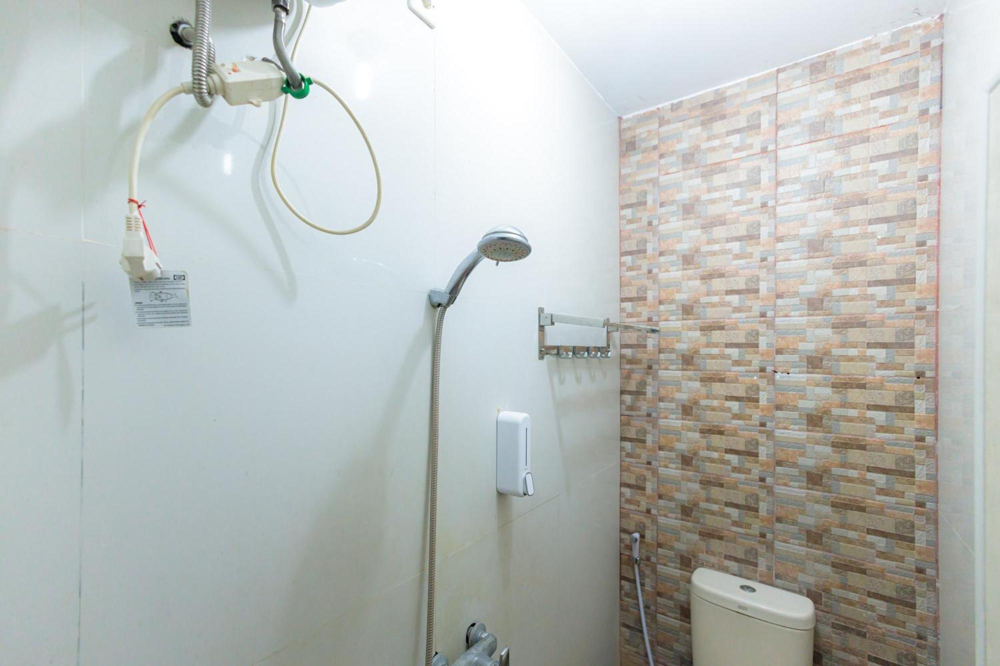 Reddoorz At Osuko Residence Sukomanunggal Jaya Surabaya Luaran gambar